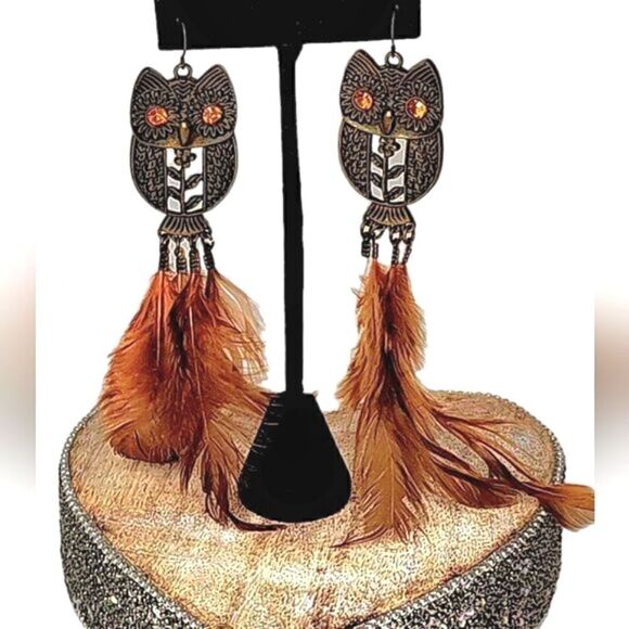 Vintage feathered owl dangle earrings - Picture 1 of 8